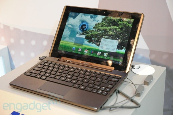 ASUS โชว์ Tablet แปลงร่างได้ Eee Pad Transformer